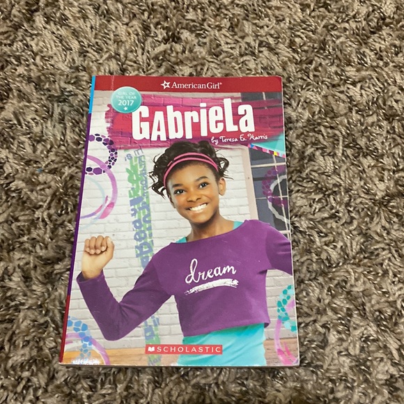 Books are in a set of 3! These books are really recommended for any  kid. - Picture 2 of 3